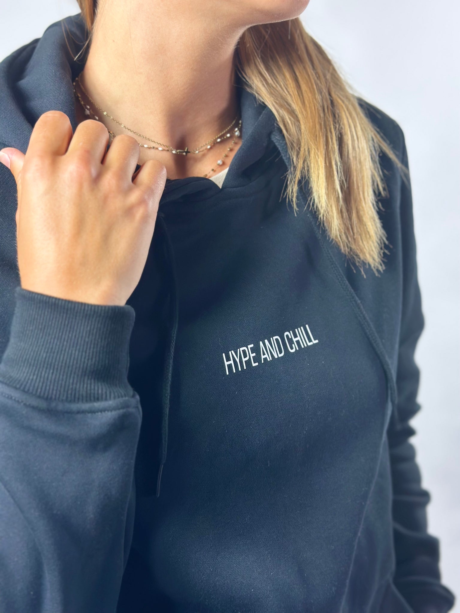 Pull noir à capuche MIXTE ( noir profond )